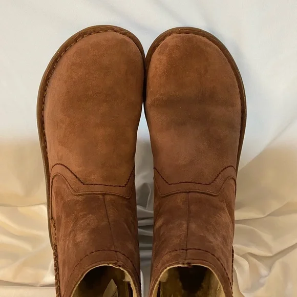 UGG SUEDE NEEVAH ANKLE BOOTS SN 1003421 Brown – size 9 - Picture 16 of 16